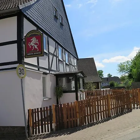 Gaestehaus White Horse Diedersen Holiday home *